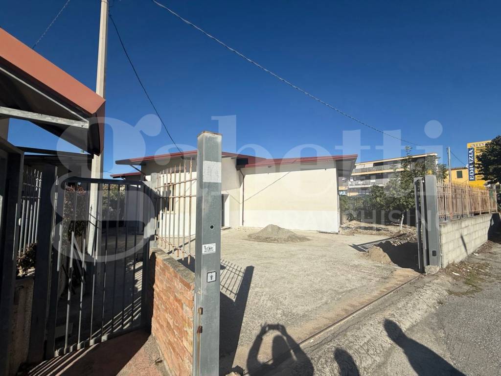 Casa indipendente a Catanzaro in VIALE MAGNA GRECIA, 128/B - Foto 3