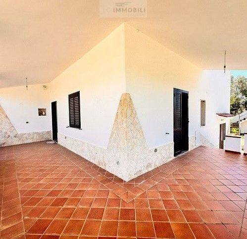 Villa a Carovigno in Via San Michele Salentino - Foto 2