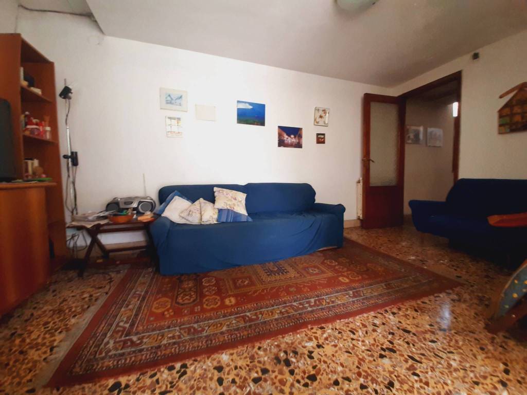 Casa indipendente a Giarre in Via Vittorio Alfieri, 48 - Foto 4