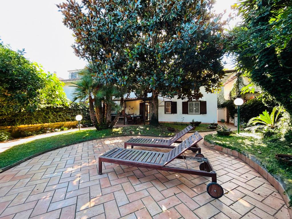 Villa a San felice circeo in Via Terracina, 383 - Foto 2