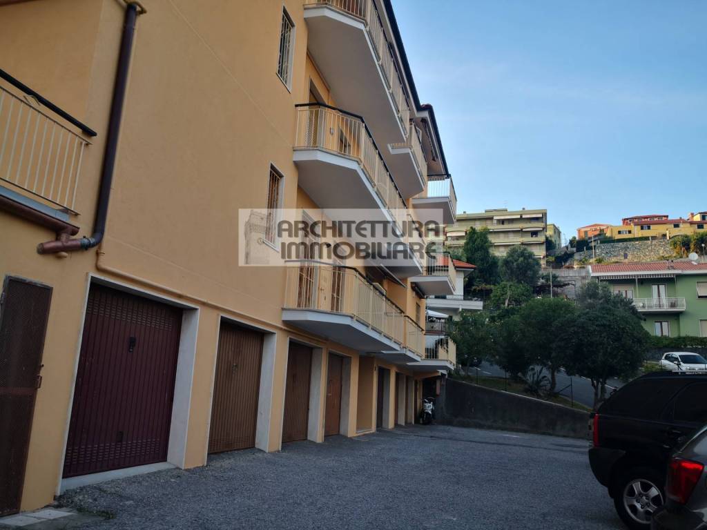 Box / garage a Varazze in VIA VILLAGRANDE, 41 - Foto 3