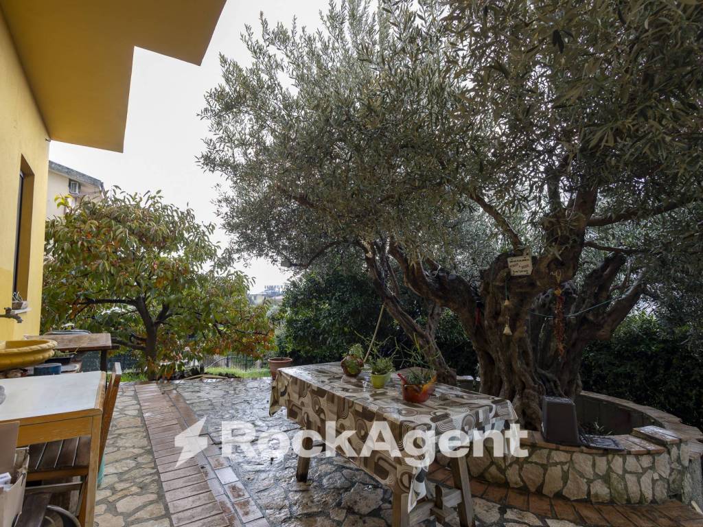 Villa a Tiriolo in Via E. Berlinguer, 27 - Foto 2