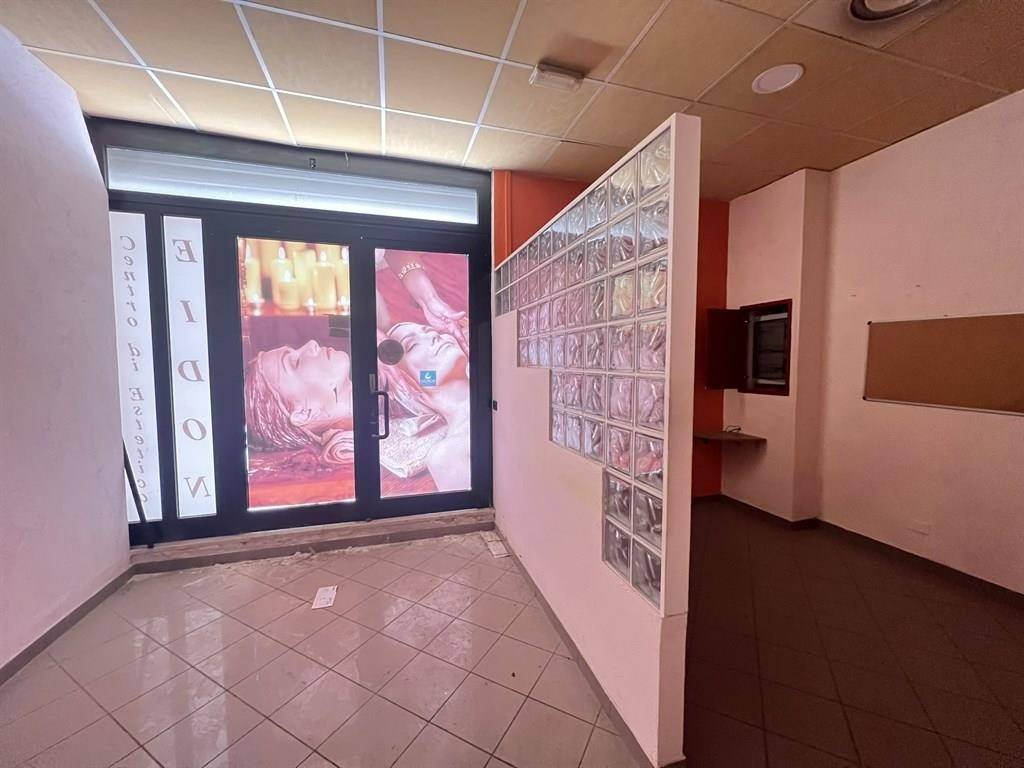 Immobile a Modugno in VIALE DELLA REPUBBLICA - Foto 2