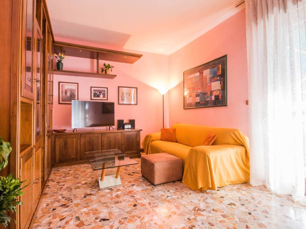 Appartamento a Verona in Viale Del Commercio - Foto 4