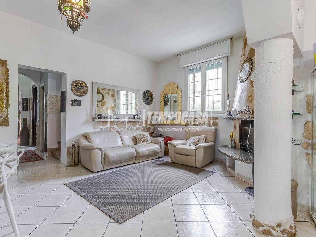 Villa a Cardano al campo in Via Rovigo 6 - Foto 2