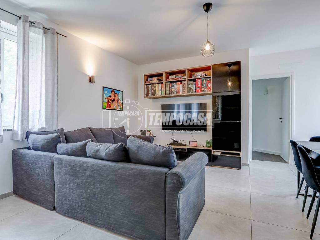 Appartamento a Castelletto sopra ticino in Via Aronco - Foto 3