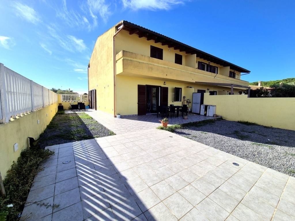 Villetta a schiera a Carbonia in Via della Pineta - Foto 2