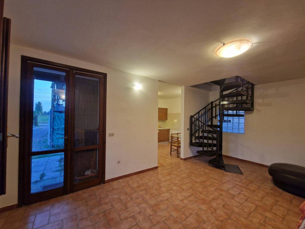Casa indipendente a Novi di modena in Via Mazzarana - Foto 2