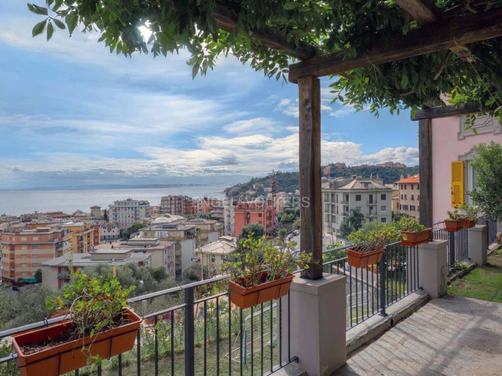 Appartamento a Arenzano in Via Maxio, 2 - Foto 2