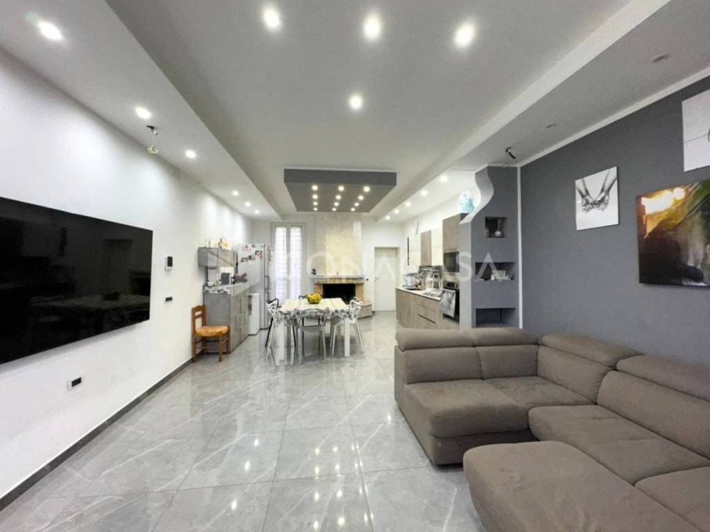 Casa indipendente a Noicattaro in Piazza Vittorio Emanuele III - Foto 2
