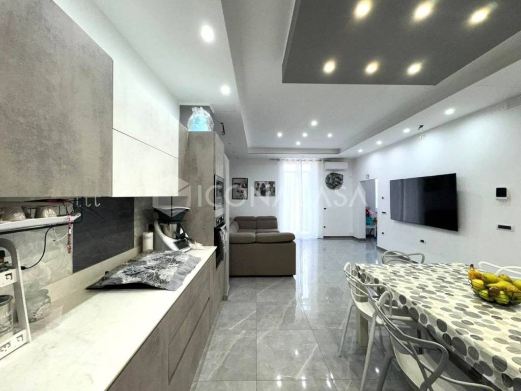 Casa indipendente a Noicattaro in Piazza Vittorio Emanuele III - Foto 4