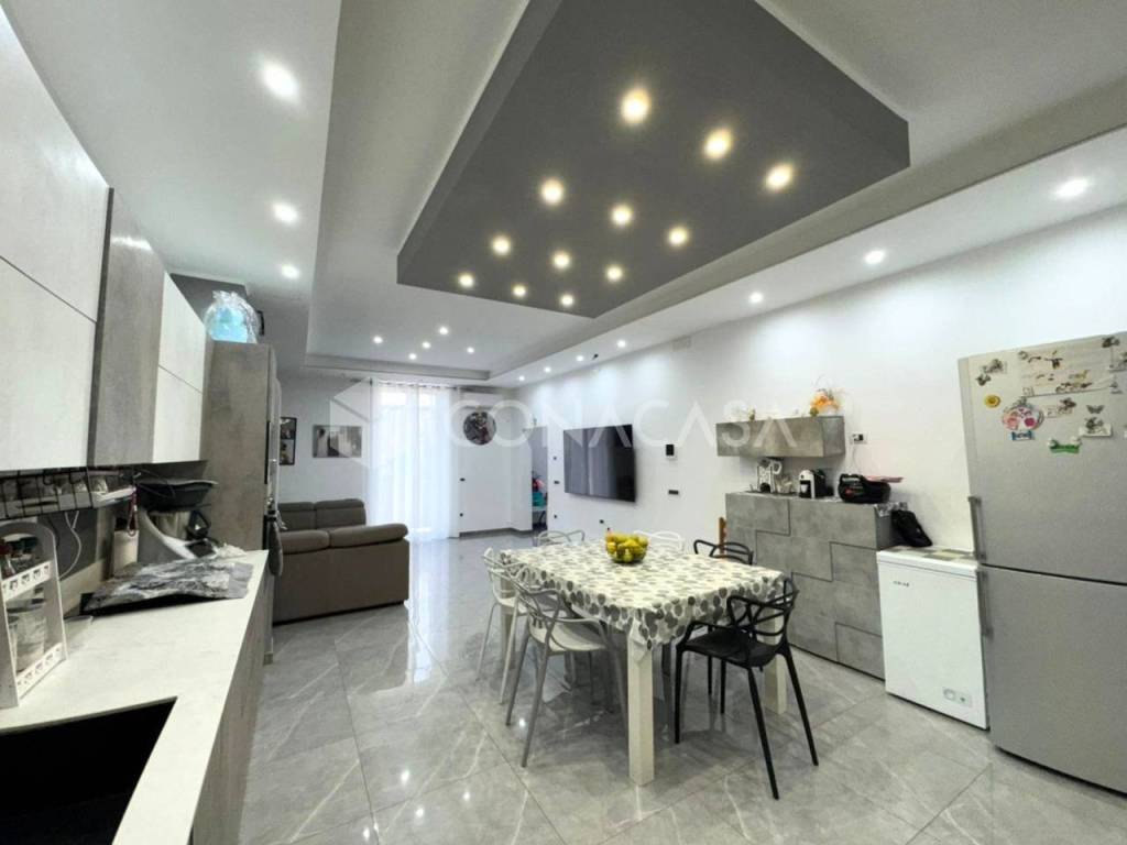 Casa indipendente a Noicattaro in Piazza Vittorio Emanuele III - Foto 5