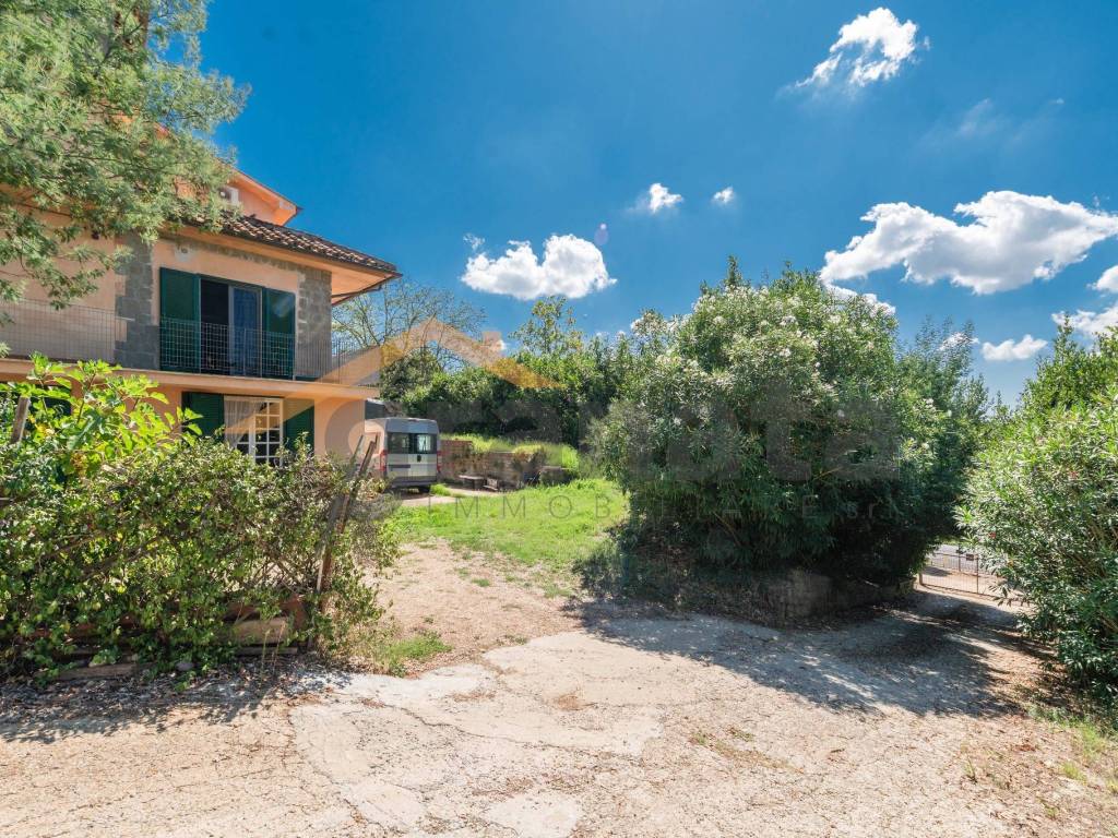 Villa a Bracciano in Strada Provinciale Claudia Braccianese - Foto 3