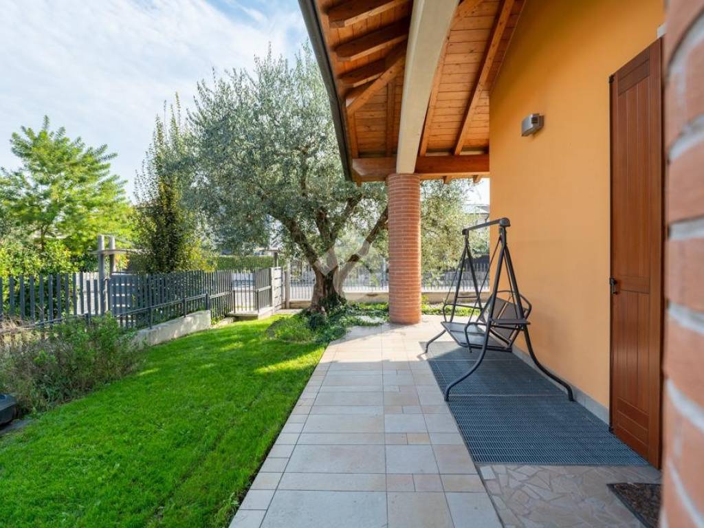 Villa a Villafranca di verona in Via Caluri - Foto 2