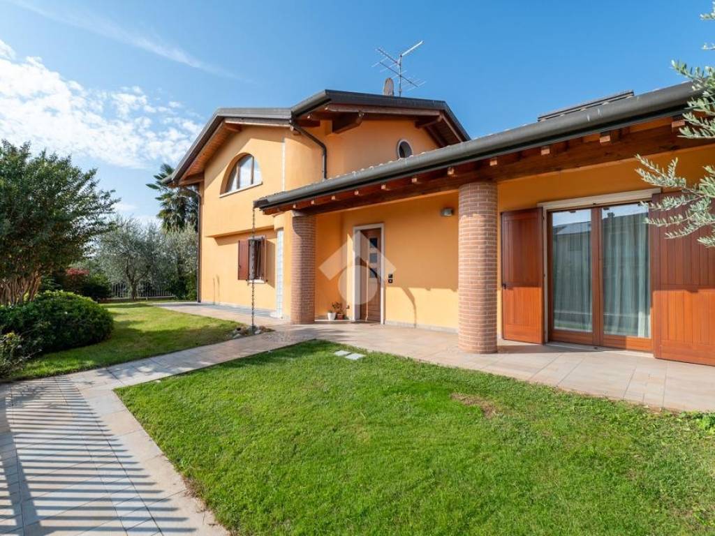 Villa a Villafranca di verona in Via Caluri - Foto 4