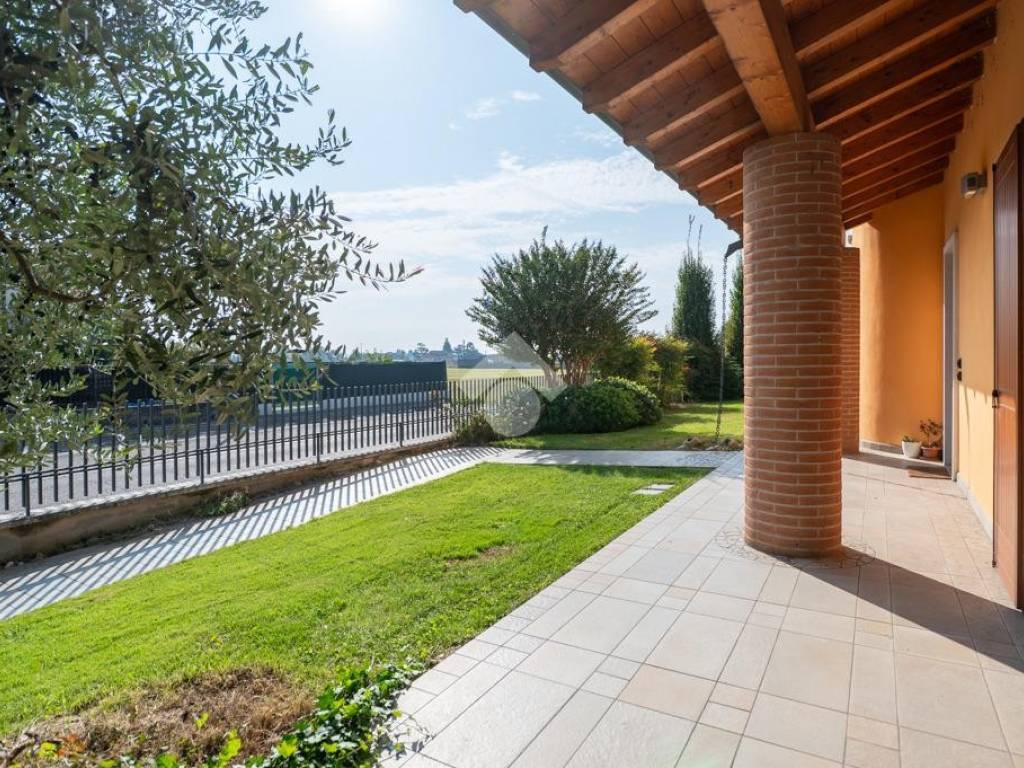 Villa a Villafranca di verona in Via Caluri - Foto 5