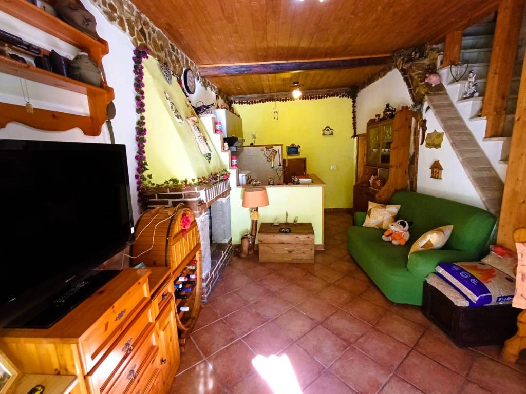Appartamento a Caprarola in Via Cristofori Giuseppe - Foto 4