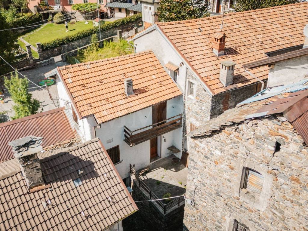 Casa indipendente a Valstrona in Via Monte Grappa, 5 - Foto 2