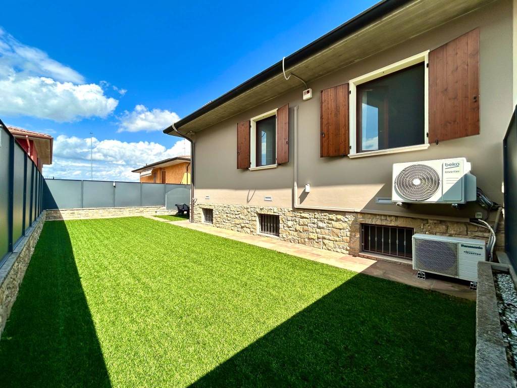 Villa a Comezzano-cizzago in Via Montello - Foto 3