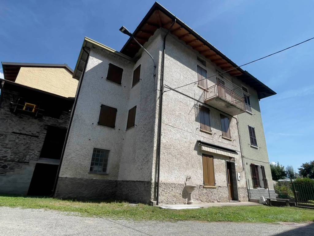 Villa a Forcola in Via piani della selvetta, 5 - Foto 2