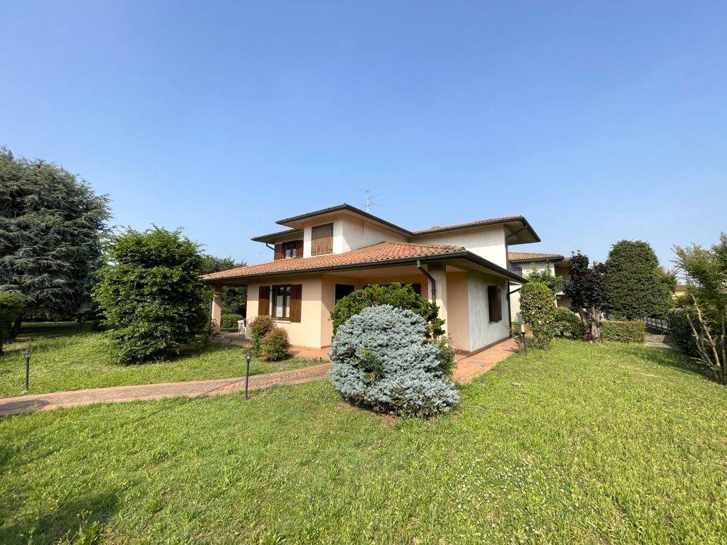 Villa a Comezzano-cizzago in Via Fratelli John e Robert Kennedy, 2 - Foto 5