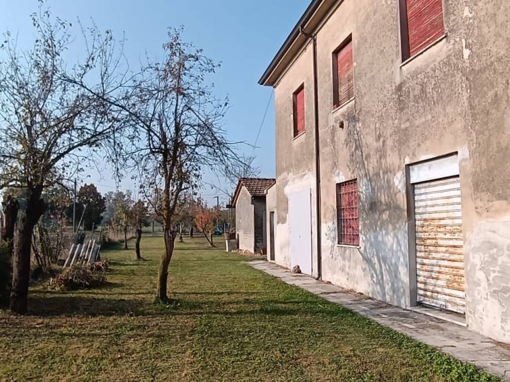 Rustico / casale a Borgonovo val tidone in Via Breno - Foto 2