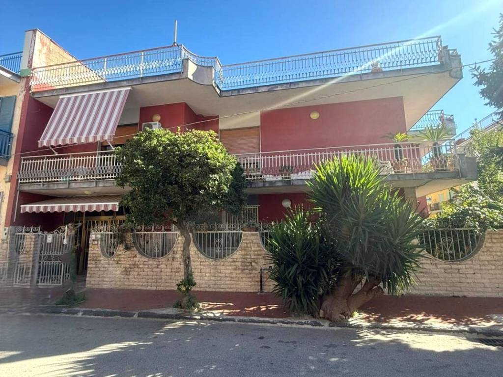 Villa a Casoria in Via Bruno Buozzi - Foto 2
