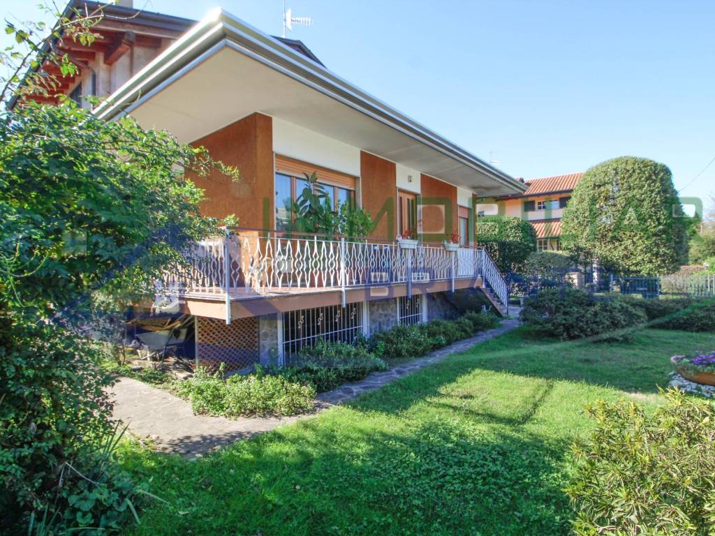Villa a Somma lombardo in Via Privata Gioacchino Rossini - Foto 2