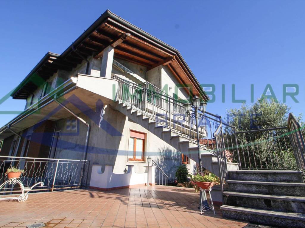 Villa a Somma lombardo in Via Privata Gioacchino Rossini - Foto 3