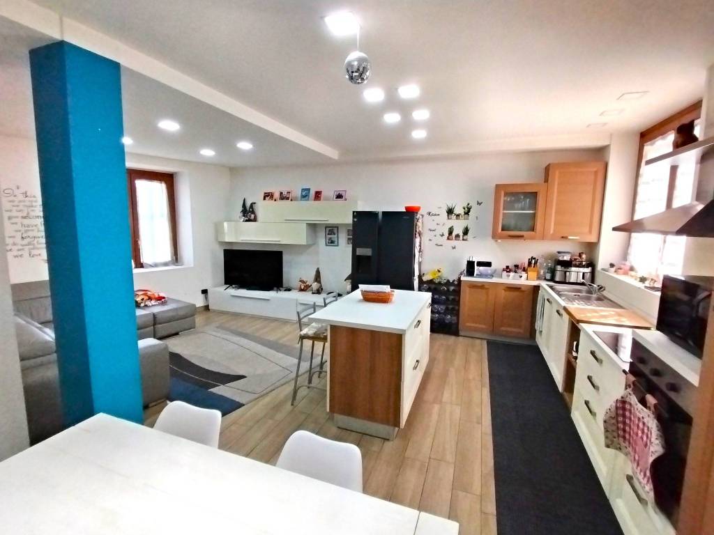 Villa a Jerago con orago in Via Guglielmo Marconi, 8 - Foto 5