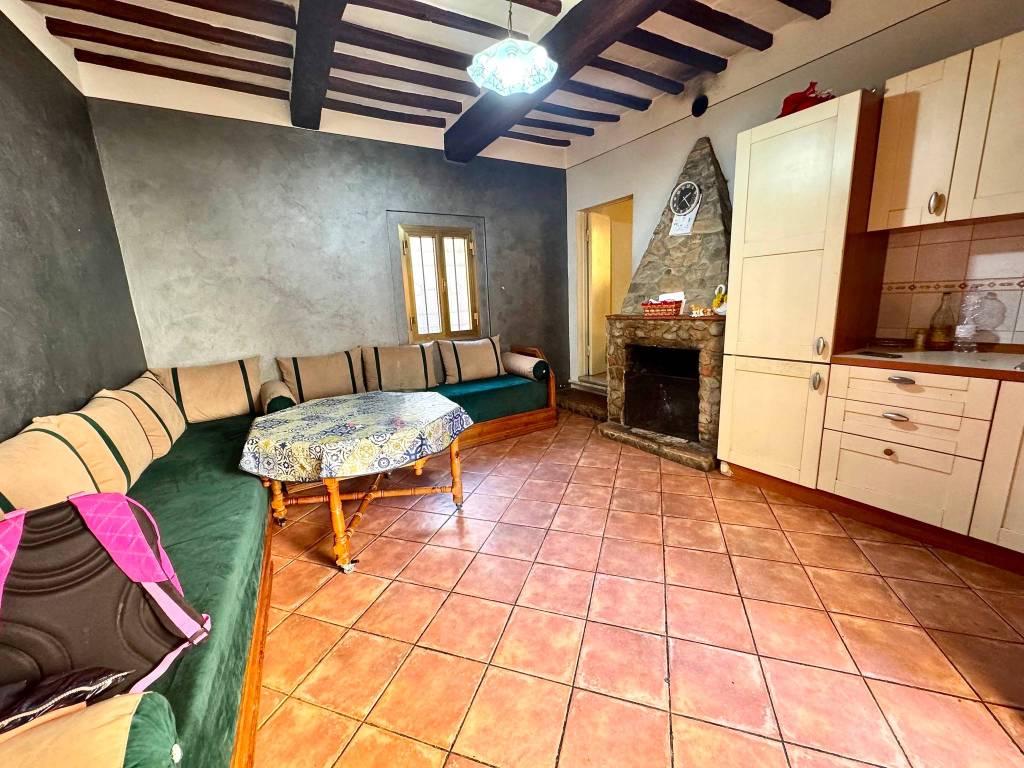 Appartamento a Montevarchi in Via Roma - Foto 2
