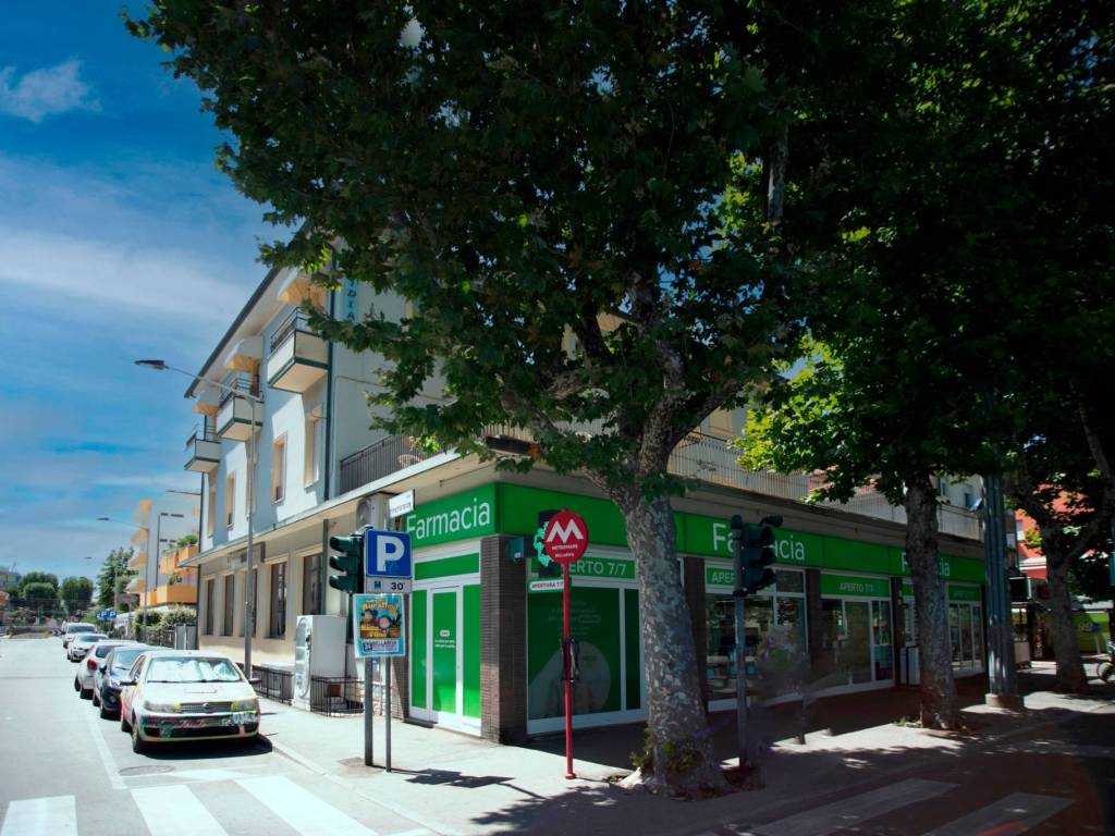 Palazzo / stabile a Rimini in Viale Regina Elena, 253 - Foto 3