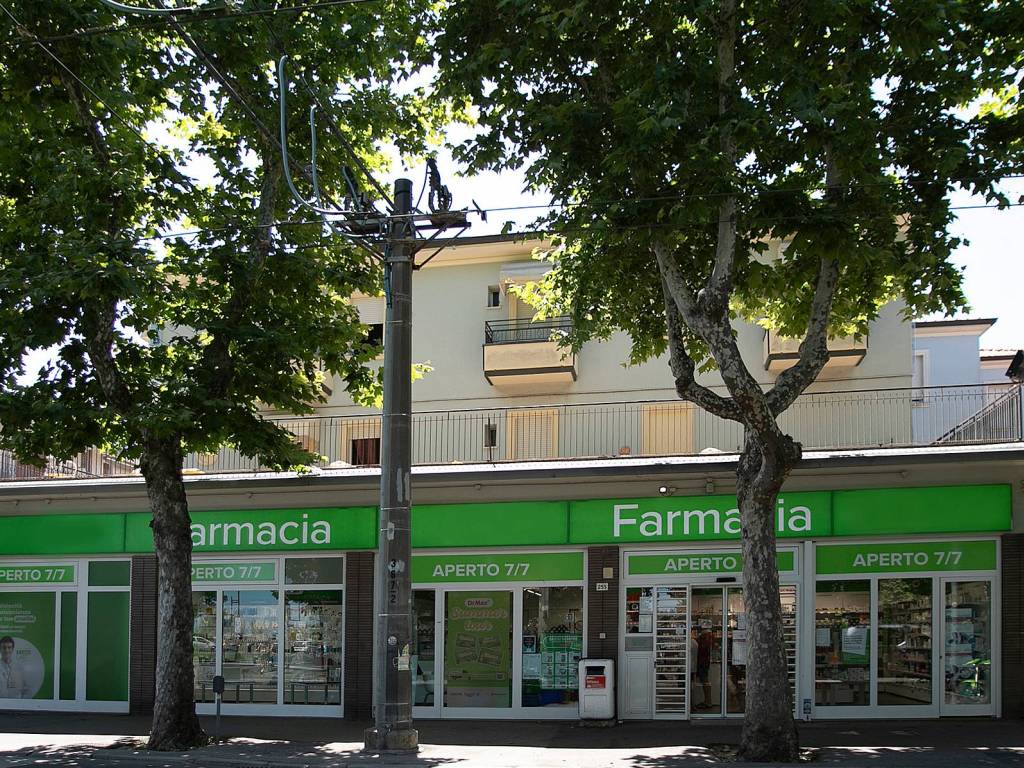 Palazzo / stabile a Rimini in Viale Regina Elena, 253 - Foto 4