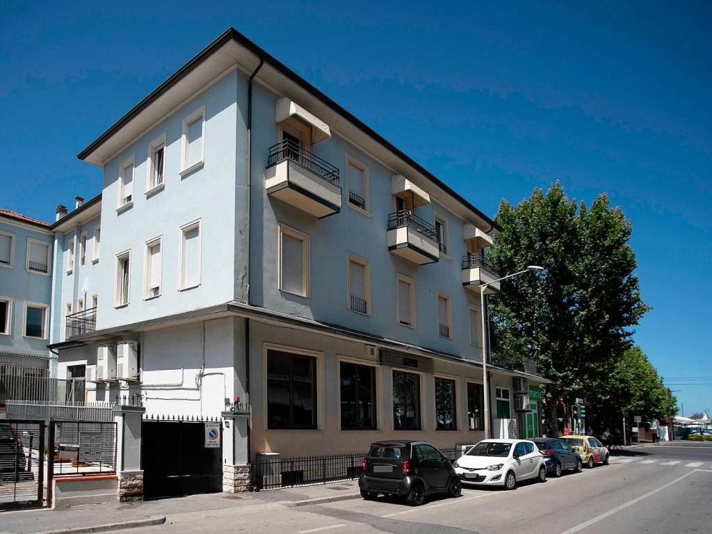 Palazzo / stabile a Rimini in Viale Regina Elena, 253 - Foto 5