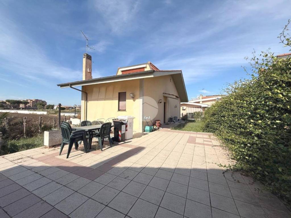 Villa a Ciampino in Via Lucrezia Romana - Foto 2