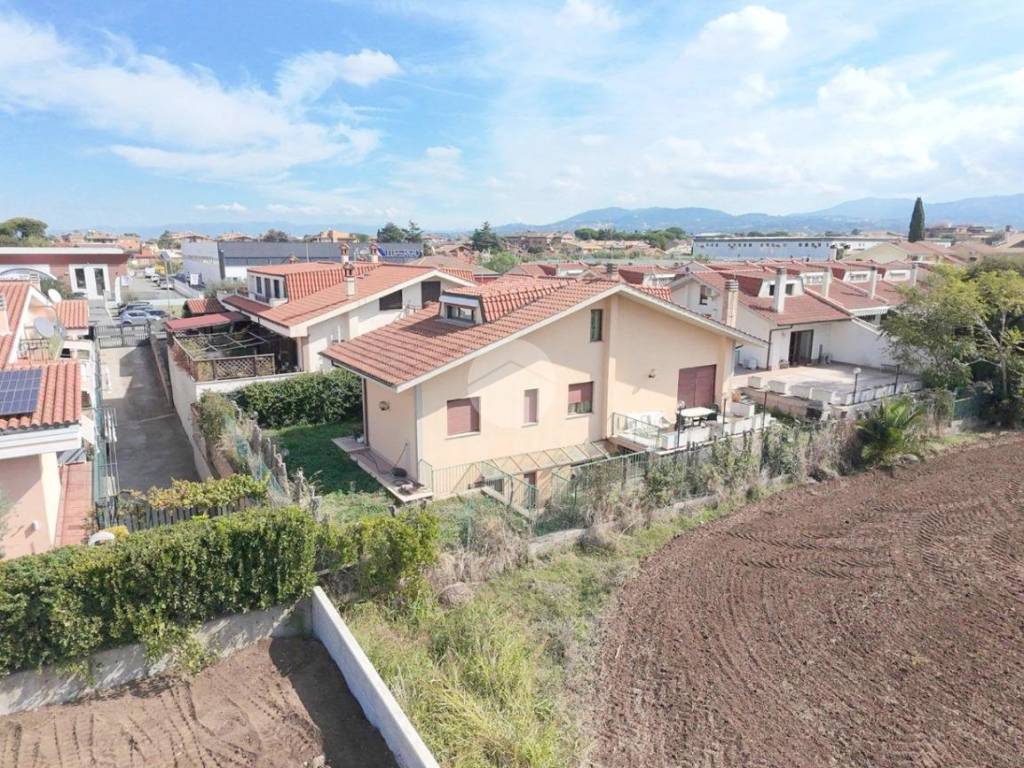 Villa a Ciampino in Via Lucrezia Romana - Foto 5