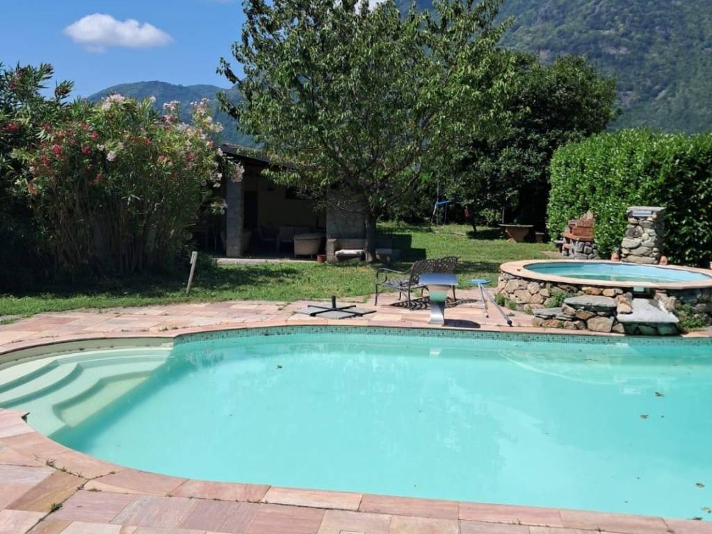 Villa a Borgofranco d'ivrea in Via Aosta, 175 - Foto 2