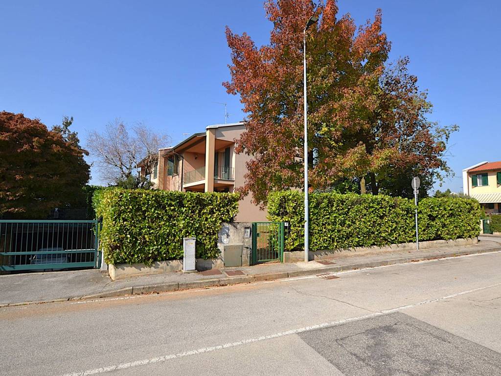 Villa a Casatenovo in Via Don Consonni, 4 - Foto 4
