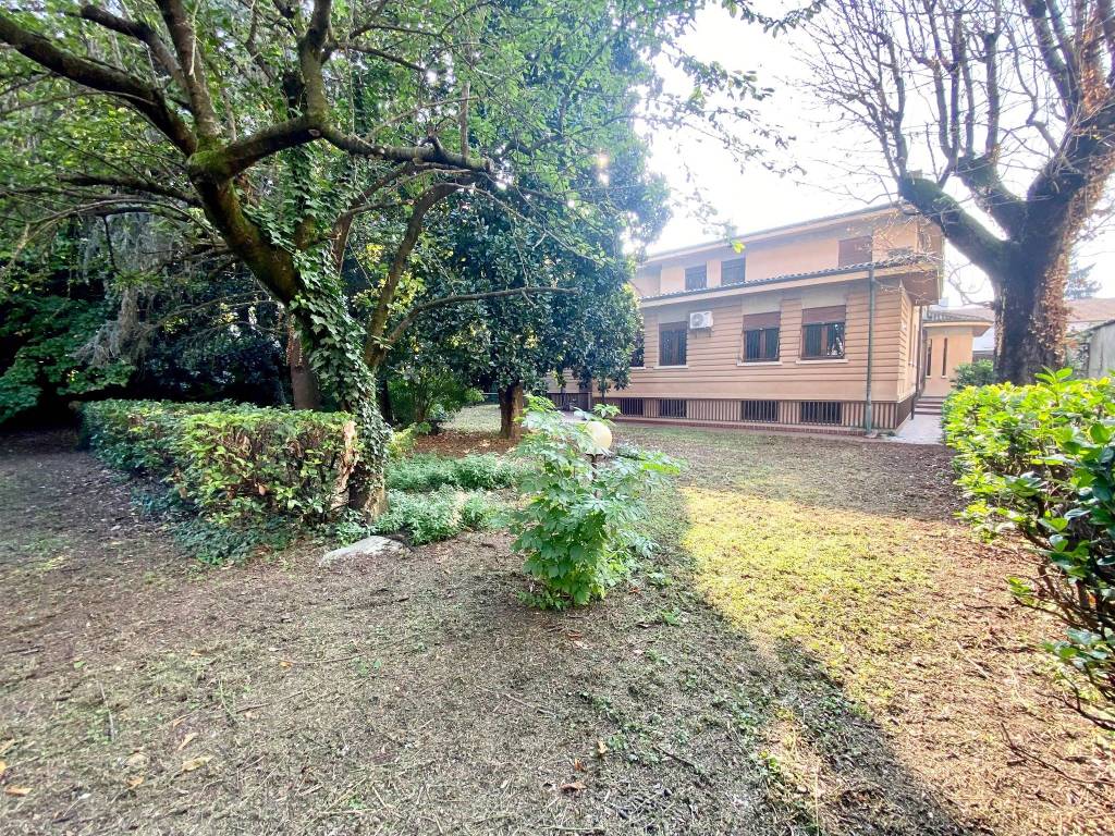 Villa a Vercelli in Via Pietro Micca, 42 - Foto 2