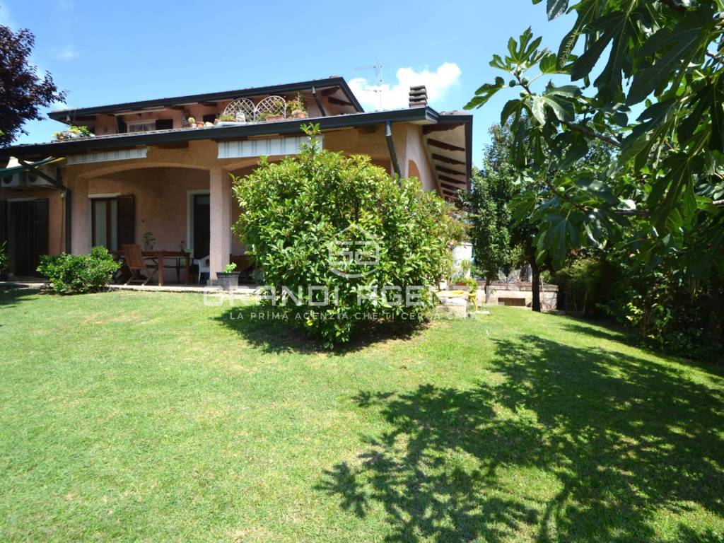 Villa a Montechiarugolo in Via Francesco Petrarca - Foto 2