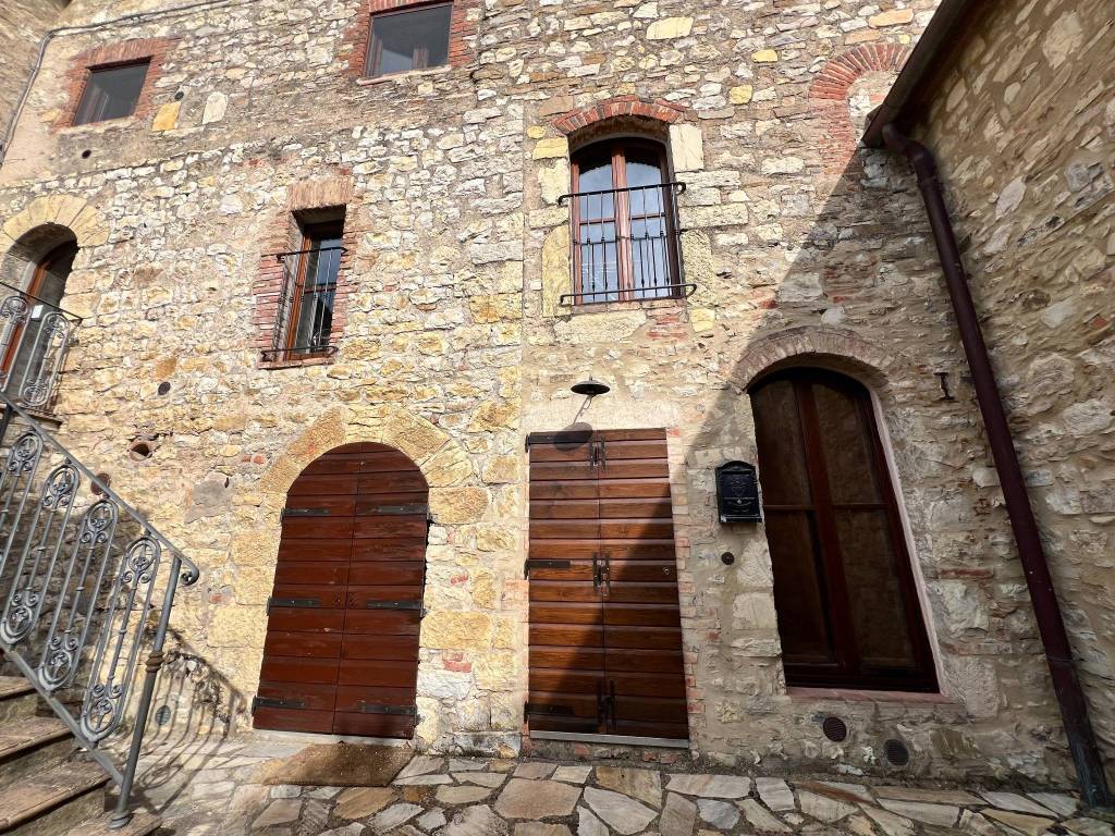 Appartamento a Gaiole in chianti in Via Padre Cristoforo Chiantini - Foto 2