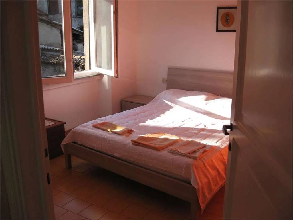 Appartamento a Valbrona in Via Montegrappa, 11 - Foto 4