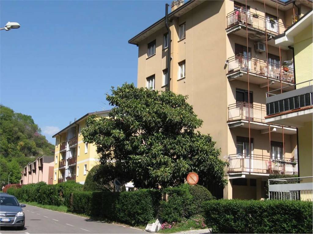 Appartamento a Asso in Via Alcide De Gasperi, 3 - Foto 2