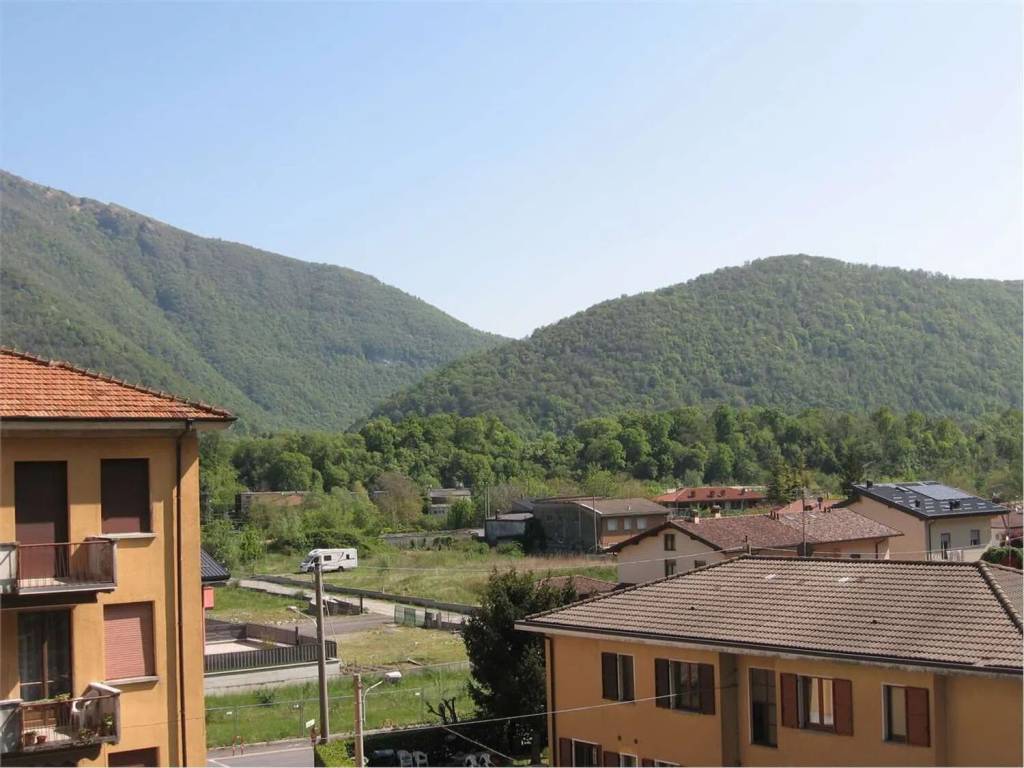 Appartamento a Asso in Via Alcide De Gasperi, 3 - Foto 4