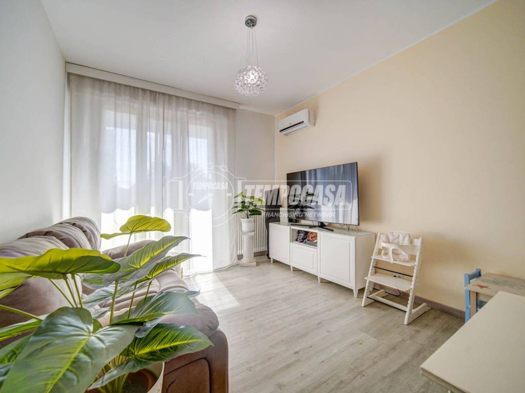 Appartamento a Biandronno in Via Borghi 34 - Foto 4