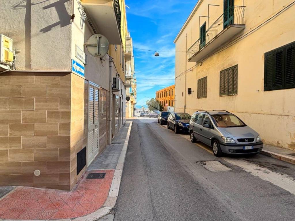 Appartamento a Manfredonia in Via S. Domenico Savio, 2 - Foto 4