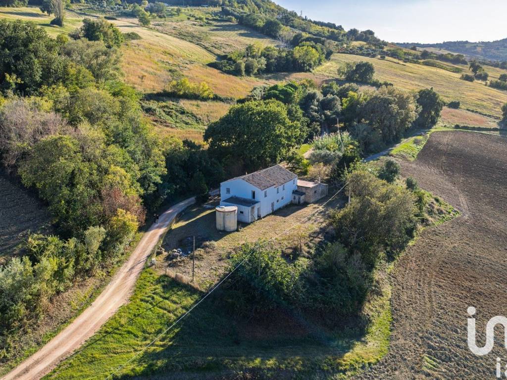 Rustico / casale a Civitanova marche in Strada savino, 90 - Foto 2