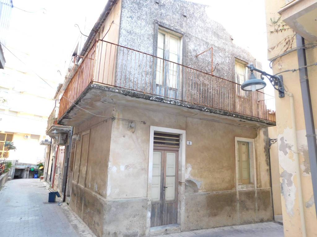 Casa indipendente a Ragusa in Via Scipio Slataper - Foto 2