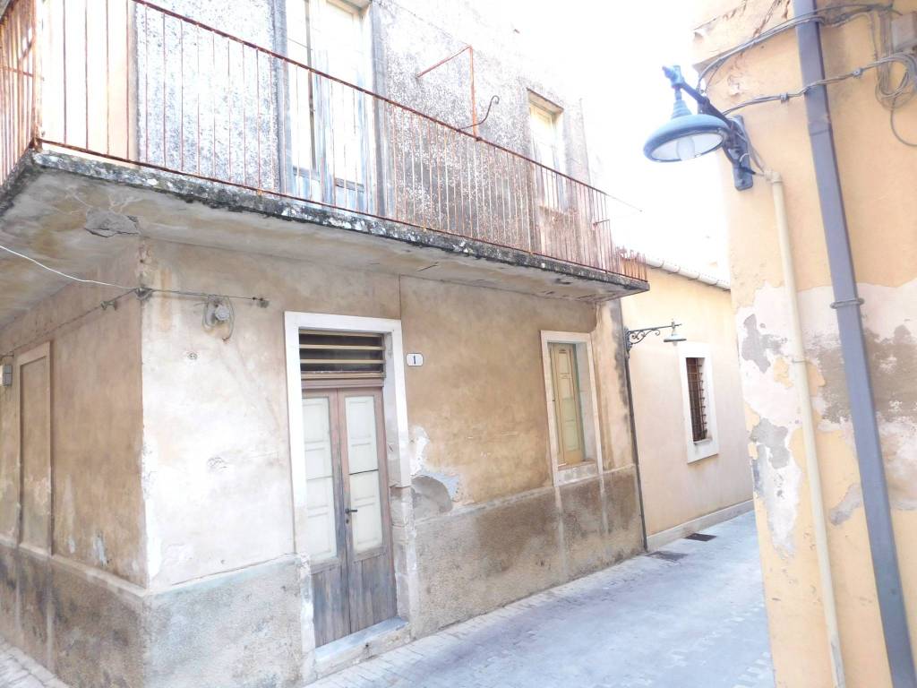 Casa indipendente a Ragusa in Via Scipio Slataper - Foto 4