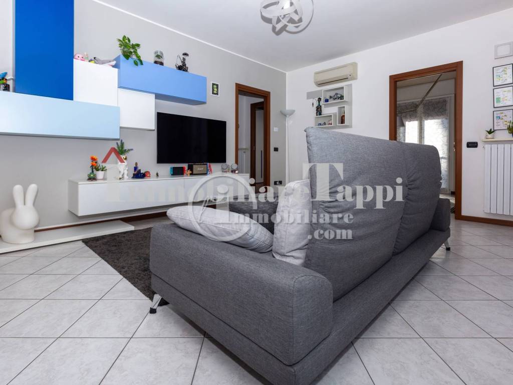 Appartamento a Saronno in Via Filippo Reina, 10 - Foto 3